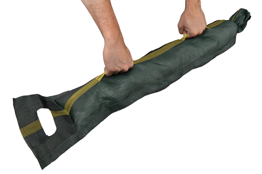 Bradas Sandschlauch in Grün, idealer Schutz vor Witterungseinflüssen und einfach zu transportieren.