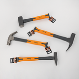 Bradas Klauenhammer 450g mit Fiberglasstiel und magnetischem Nagelhalter.