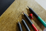 Set met 6 markeerstiften in grafiet geel en rood