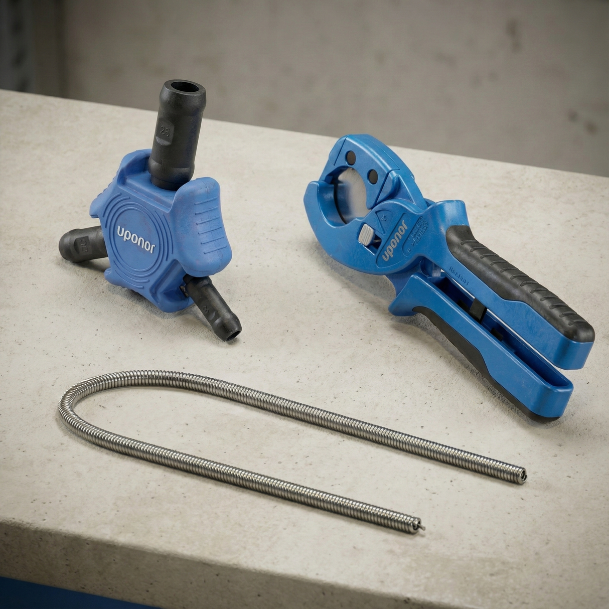 Sfeerfoto Uponor set met buigveer, kalibrator en knipper