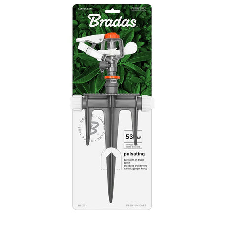 Detailansicht des Bradas WHITE LINE TRITON Impulsregners mit einstellbarem Wasserfluss und stabilem Spike.