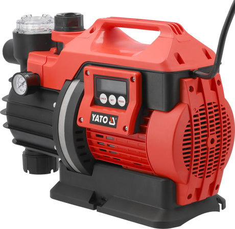 Rückansicht der Yato Hauswasserwerkpumpe mit 1 Zoll Anschlüssen