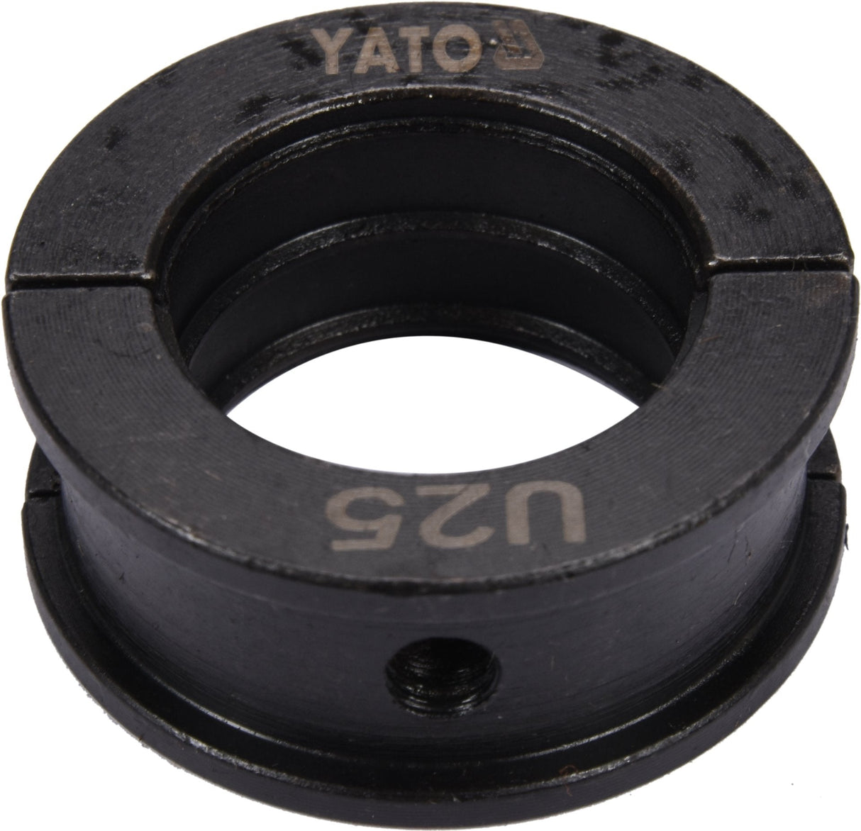 Nahaufnahme der Yato U-Profil Pressbacke während der Installation